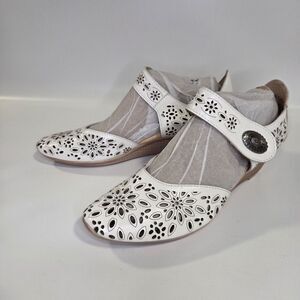 SPRING STEP NOUGAT MARY JANE SHOE White Laser Cut Wedge Women's Shoes